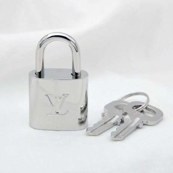 Authentic Louis Vuitton SILVER Lock & Keys Necklace #315 NEW ~2 Chains Included✨ - Picture 9 of 11